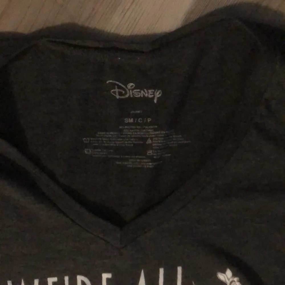 Alice in Wonderland tee - Image 2