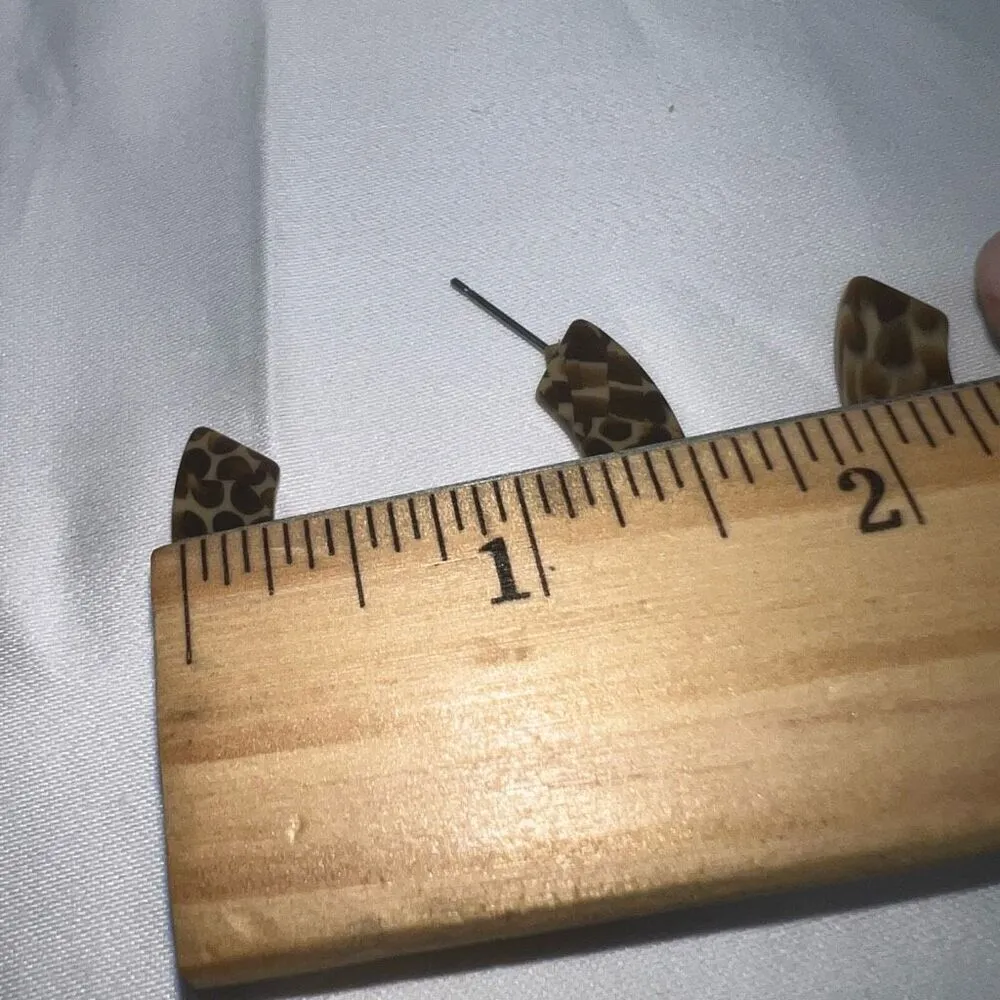 Vintage Leopard Acrylic Half Hoop Earrings Brown - Image 6