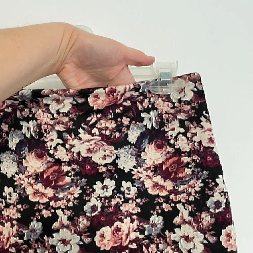 S.O.R.A.D. BY A Black Cream Burgundy Pull On Mini Bodycon Straight Pencil Skirt Size undefined - Image 4