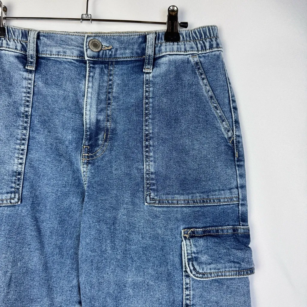 SO High Rise Mom Cargo Jogger Medium Wash Jeans 29 - Image 5