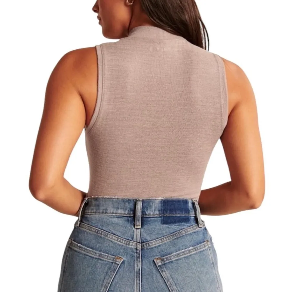 ✰ A&F soft and cozy mock neck in black ✰ - Image 3