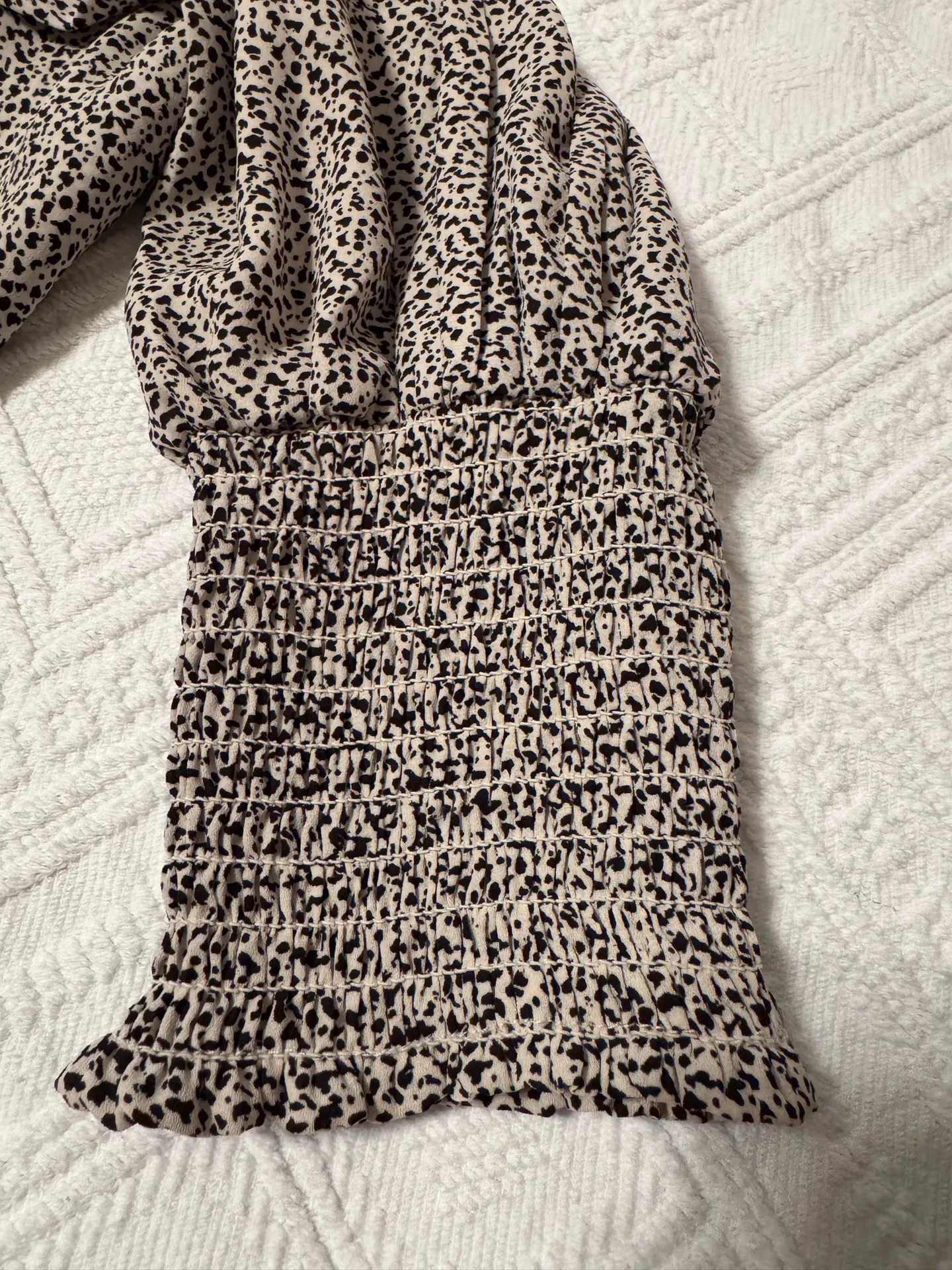 Sienna Sky blouse top - black & white - elastic waist and cuffs - large. Flattering. Gently used - no flaws. Smoke free home. - Image 5