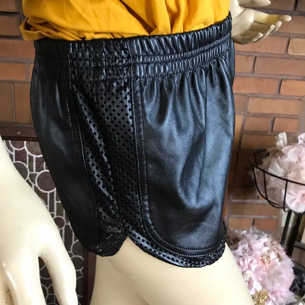 RUE 21 BLACK FAUX LEATHER SHORTS NWT (M) - Image 4