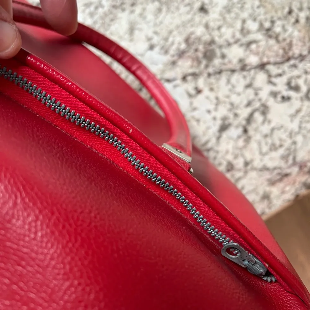 Vintage Samsonite 15" Carry On Shoulder Luggage Red Leather Bag - Image 7