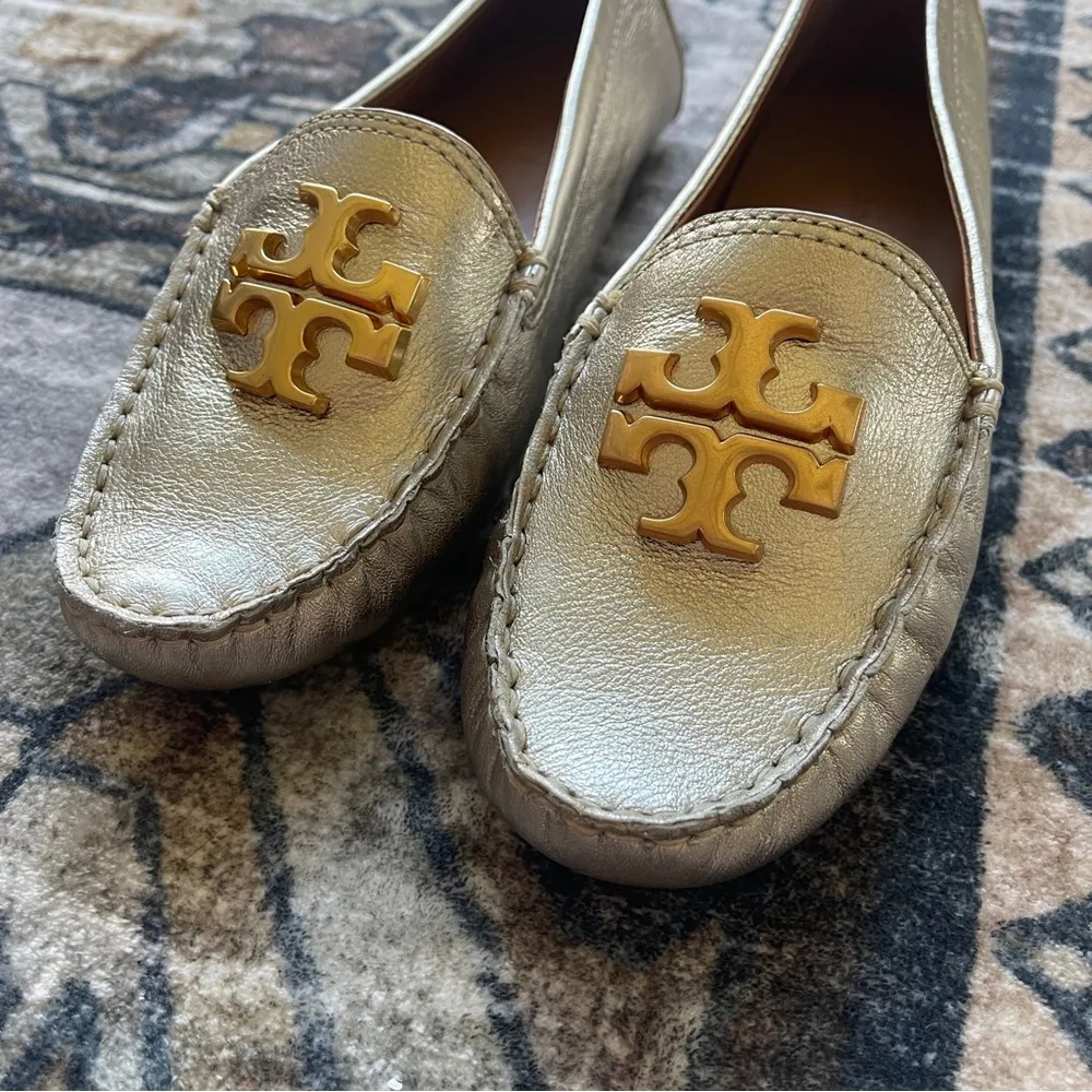 NWOB Tory Burch Everly Driver Metallic Gold Loafers Leather - Image 3