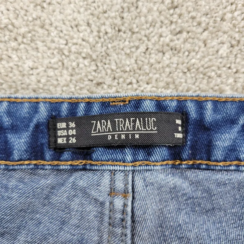 Zara Trafaluc Jeans Womens 4 Blue Mid Wash Distressed Denim‎ Straight Slim - Image 8