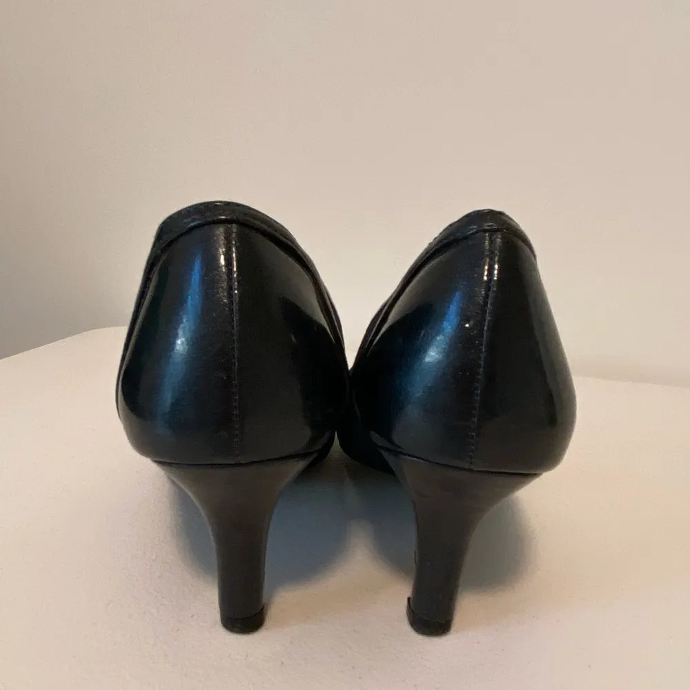 Life Stride Soft System women’s Petunia navy blue faux leather pump heels size 8 - Image 3