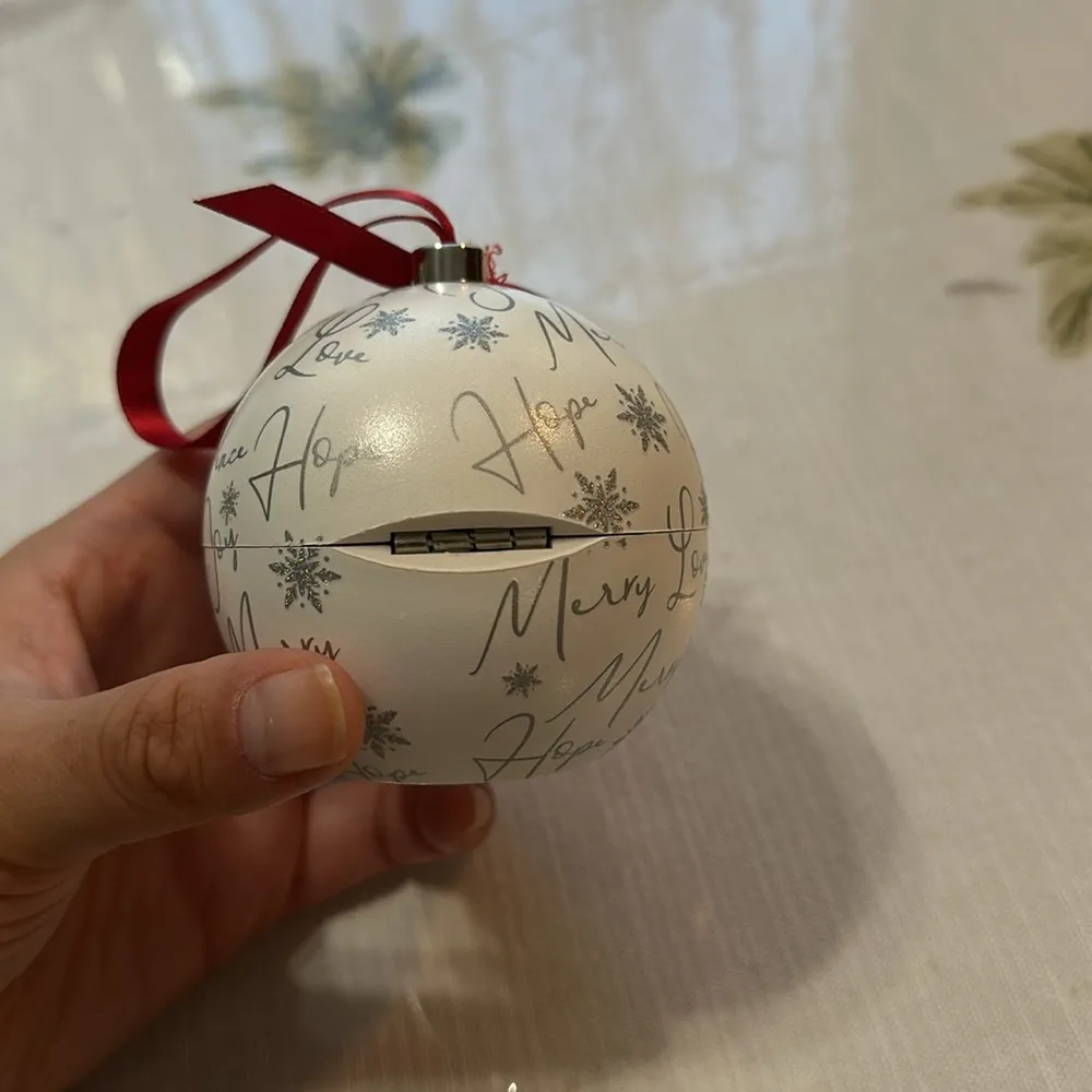 NWT Snowflake Cubic Zirconia 18inch Pendant Necklace Sterling Silver Ornament - Image 11