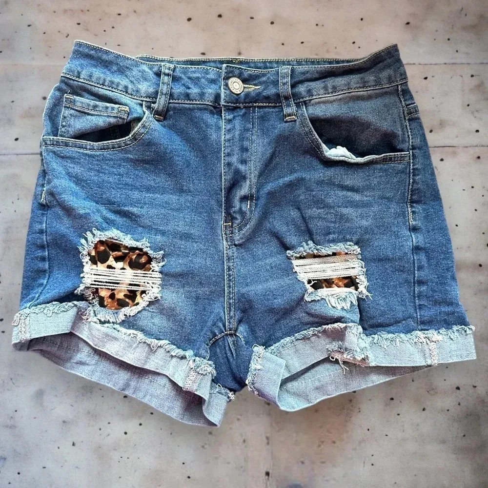 Leopard print patch denim jean shorts size‎ small Blue - Image 8