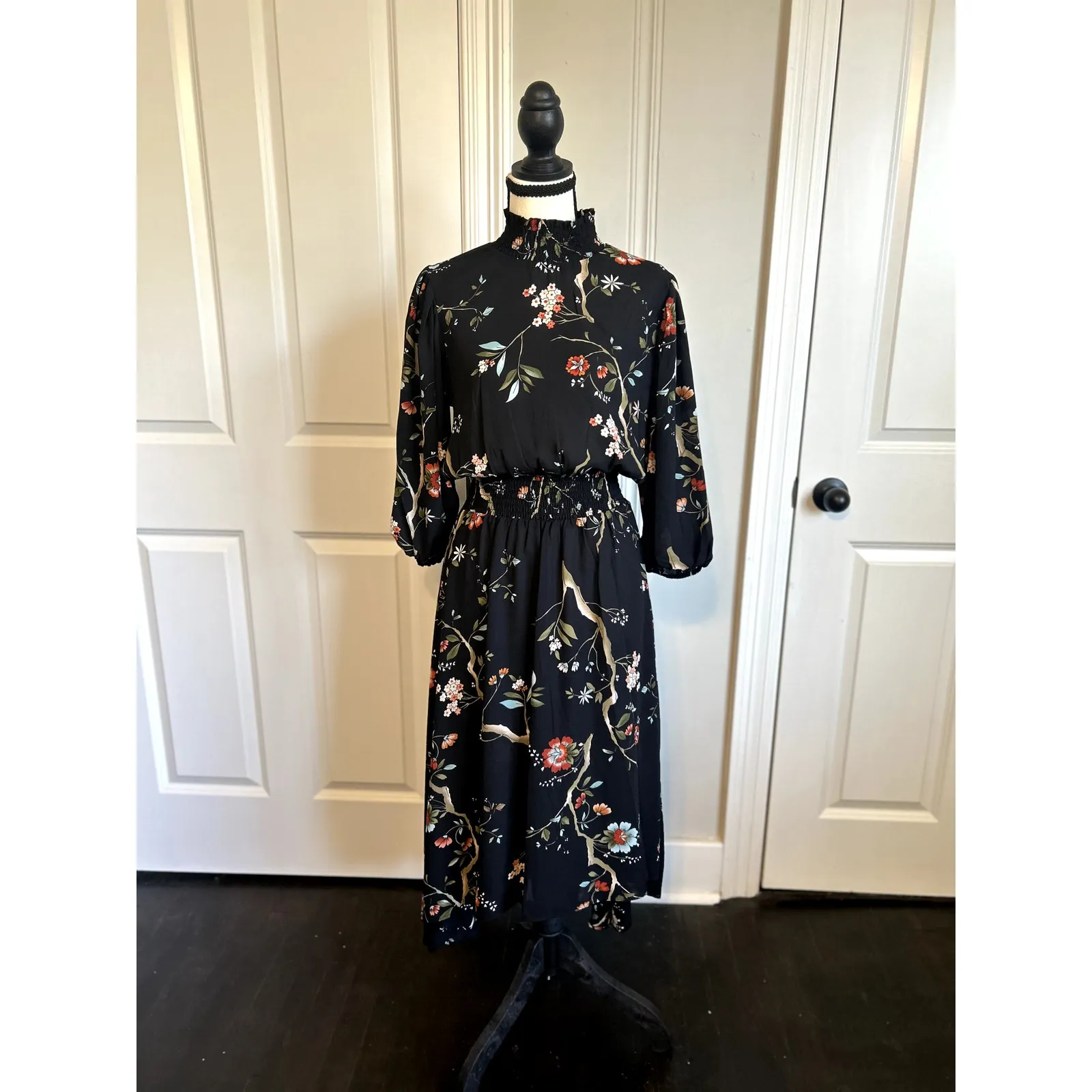 Nanette Lepore (Bloomingdale's) Black Floral Dress, size 6 - Image 4