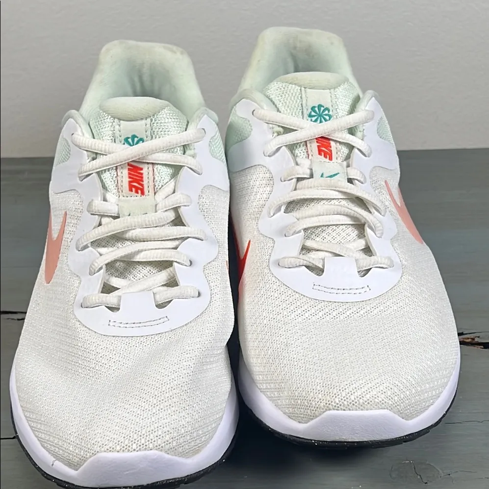Nike revolution6 Women's White and Pink Running Shoes size9.5.         order(72) - Image 7