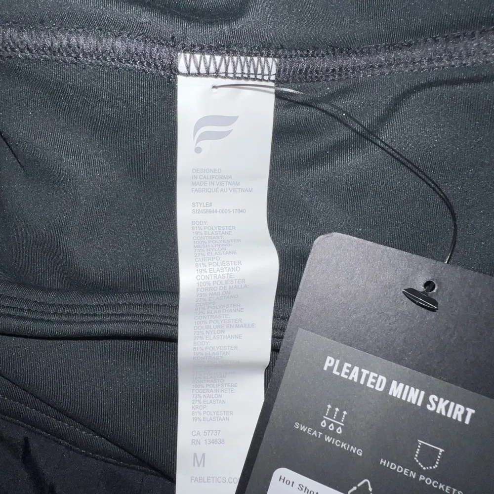 Fabletics Black Pleated Mini Skirt Women’s Medium - Image 4