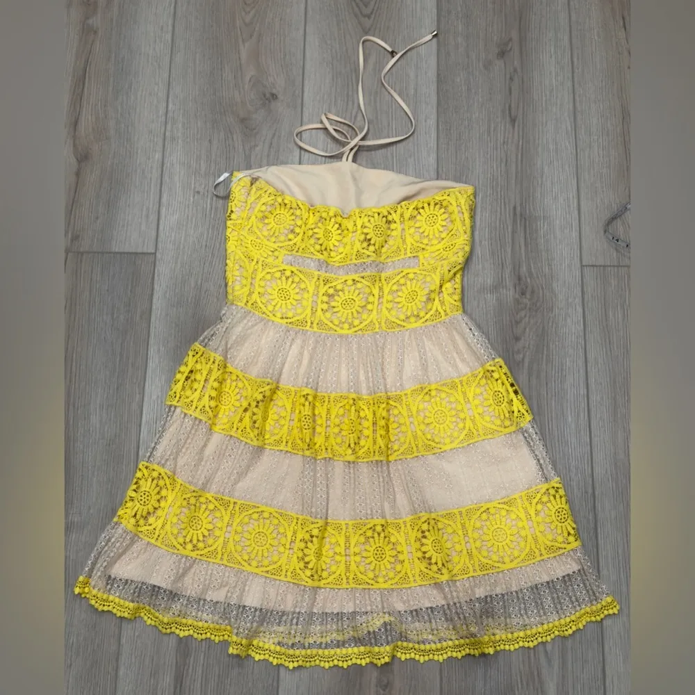 Foxiedox Charming Yellow Lace woman’s Dress 👗💛 - Image 9