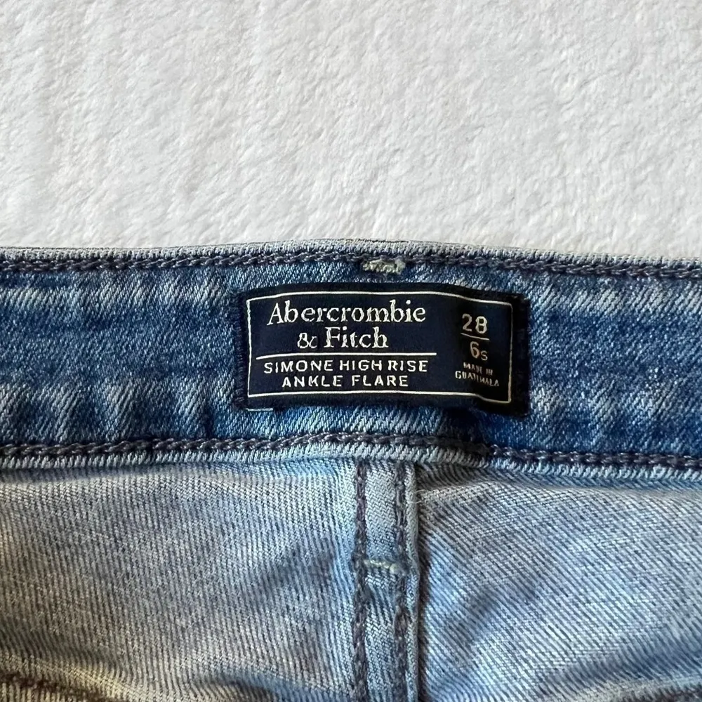 Abercrombie & Fitch Simone High Rise Ankle Flare Jeans Size 6 Short - Image 5