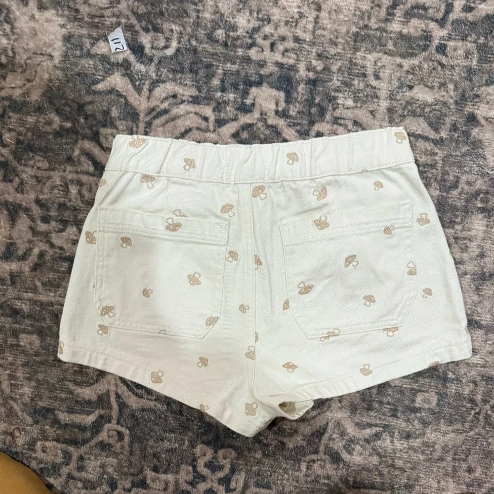 PacSun Cream Jean Shorts High-Waisted Patterned size small - Image 10