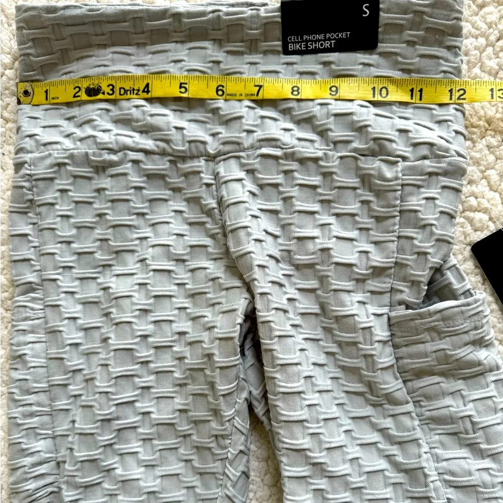 Bike Shorts with Cell Phone Pockets Gray Sz S - Image 9