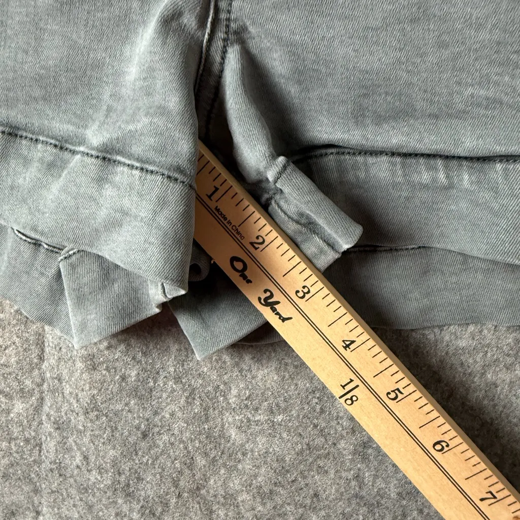 BKE Women Size 27 Payton Stretch‎ Mid Rise charcoal Gray Shorts - Image 2