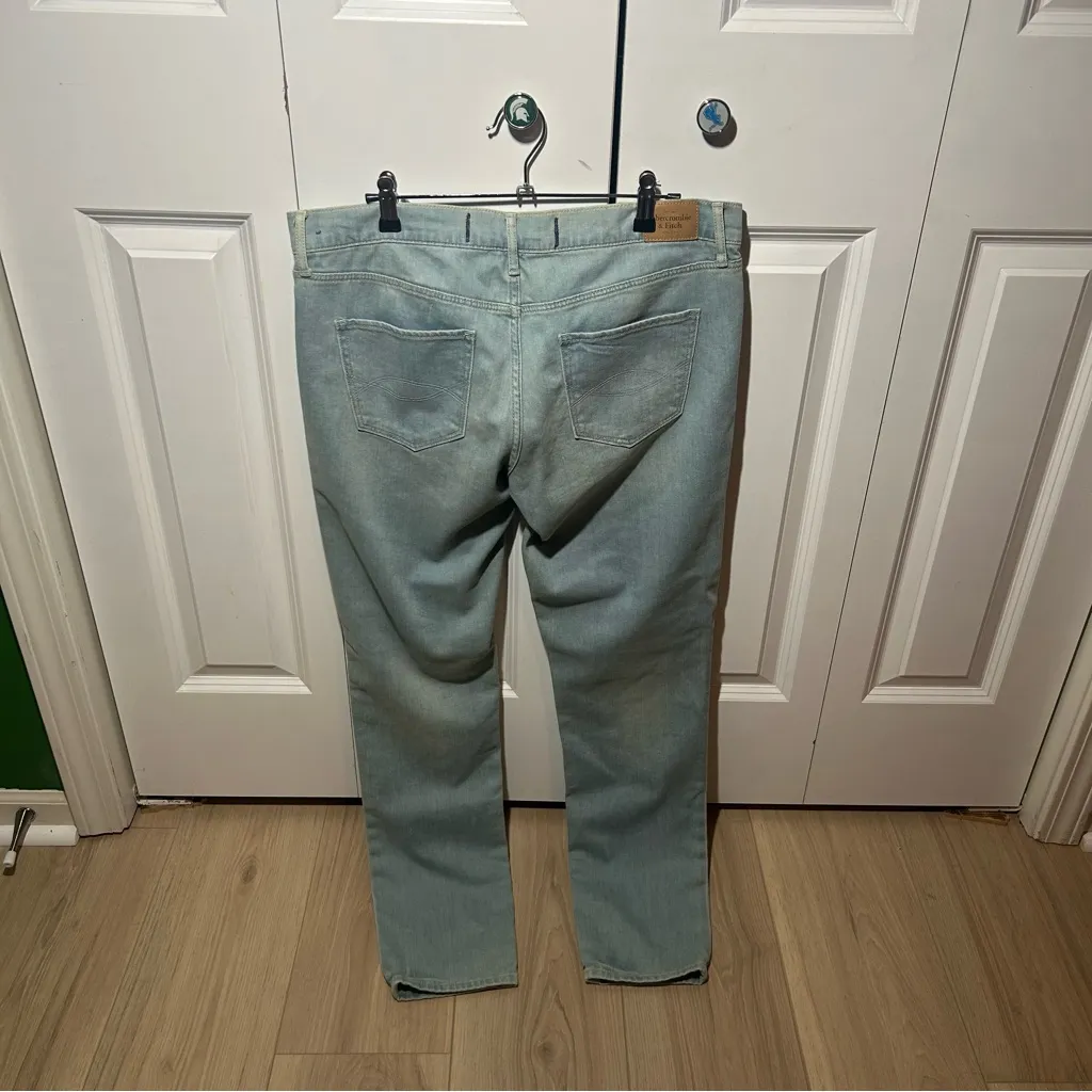 Abercrombie and Fitch Mid Rise 90s Straight Jean Perfect Stretch - Image 4