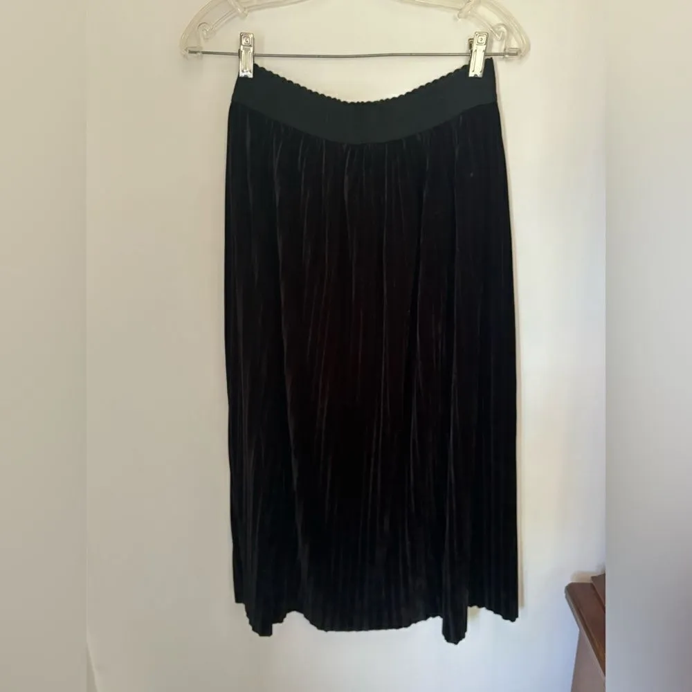NWT Coco + Carmen black velvet pleated midi skirt size S/M witchy Wednesday - Image 8