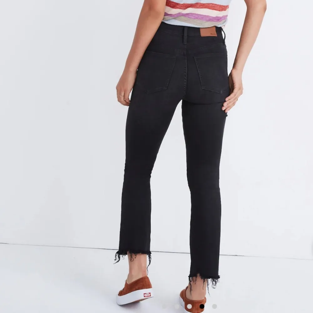 Curvy Cali Demi-Boot Jeans in Berkeley Black: Chewed-Hem Edition - Image 3