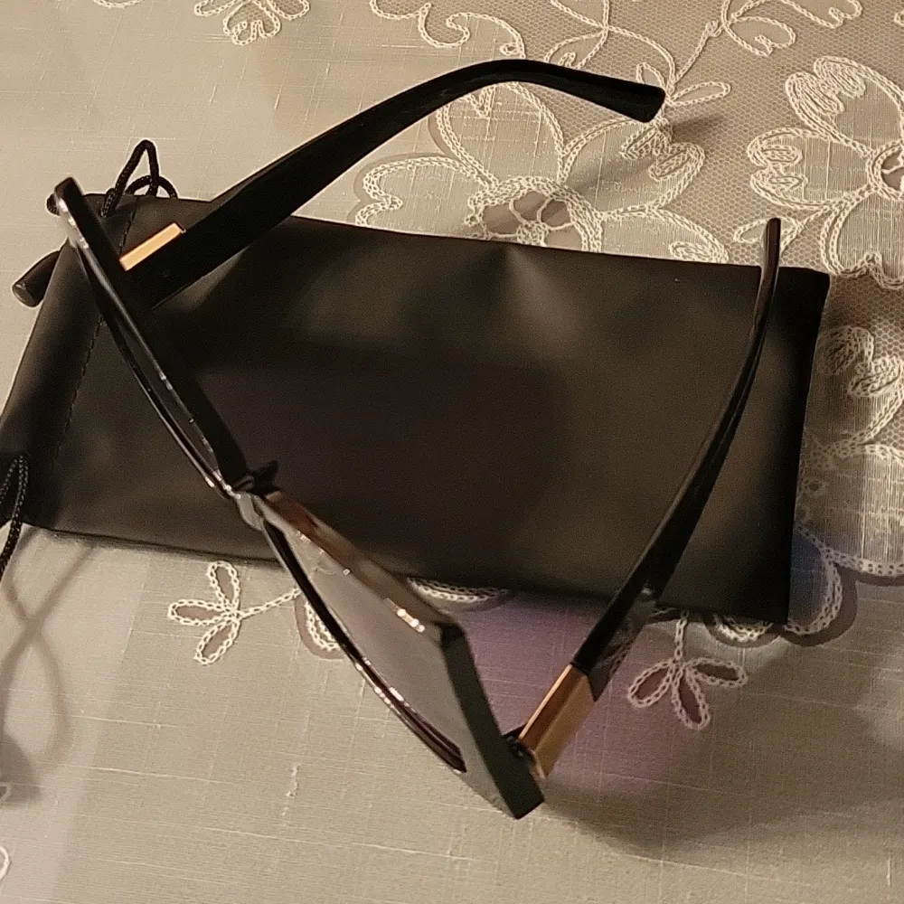 Sunglasses Black - Image 5