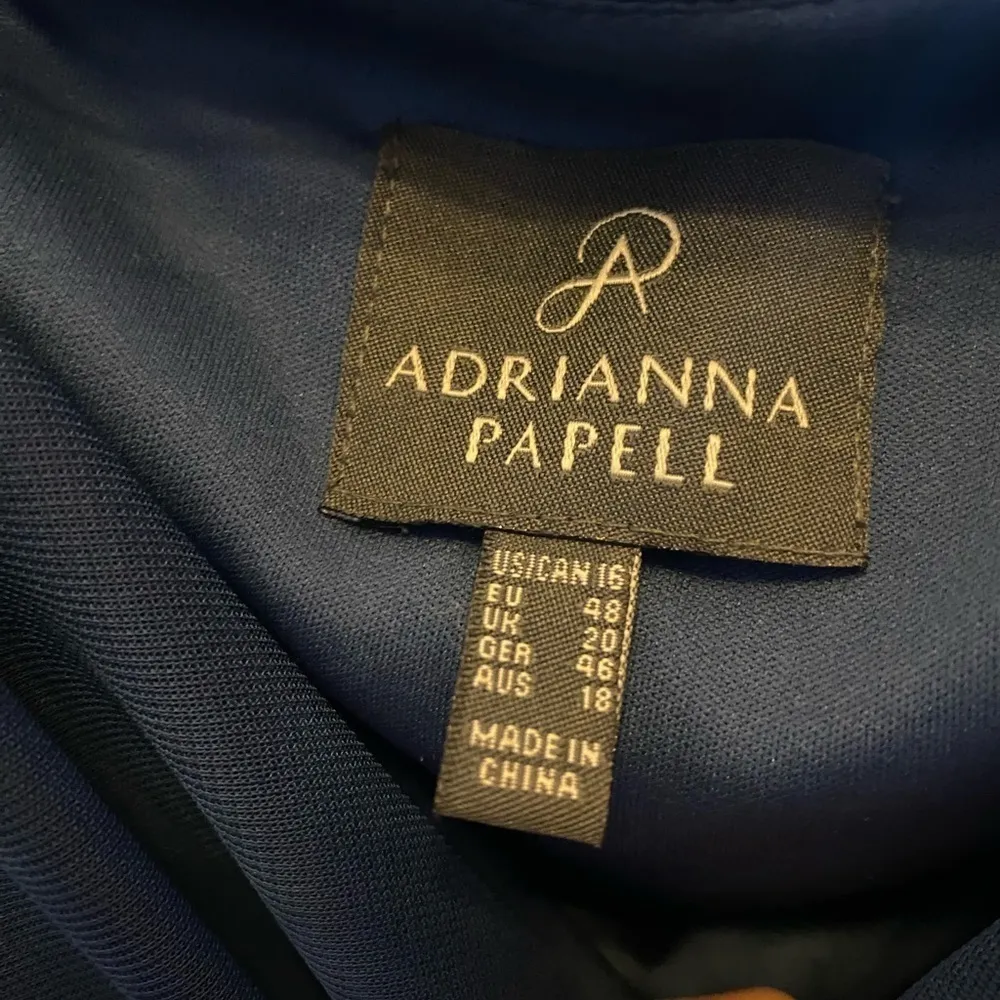 ADRIANNA PAPELL PRISTINE CONDITION PLUS SIZE EVENING GOWN - Image 13