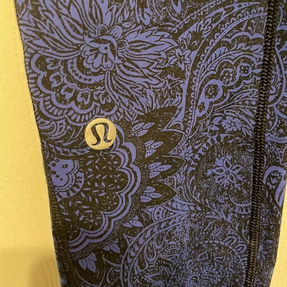 Lululemon Like Nothing 7/8 Tight Antique Paisley Sapphire Blue Black - Image 3