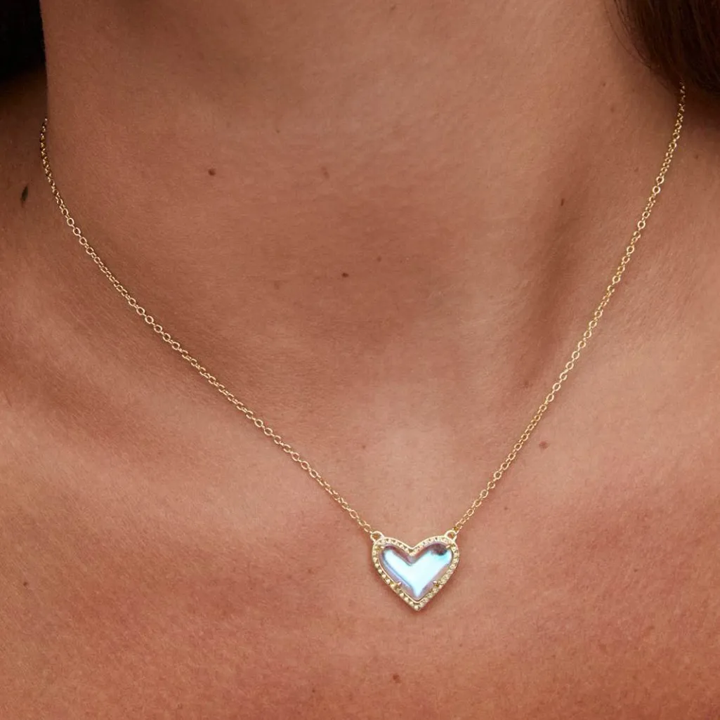 Kendra Scott Ari Heart Gold Pendant Necklace in Dichroic Glass - Image 3