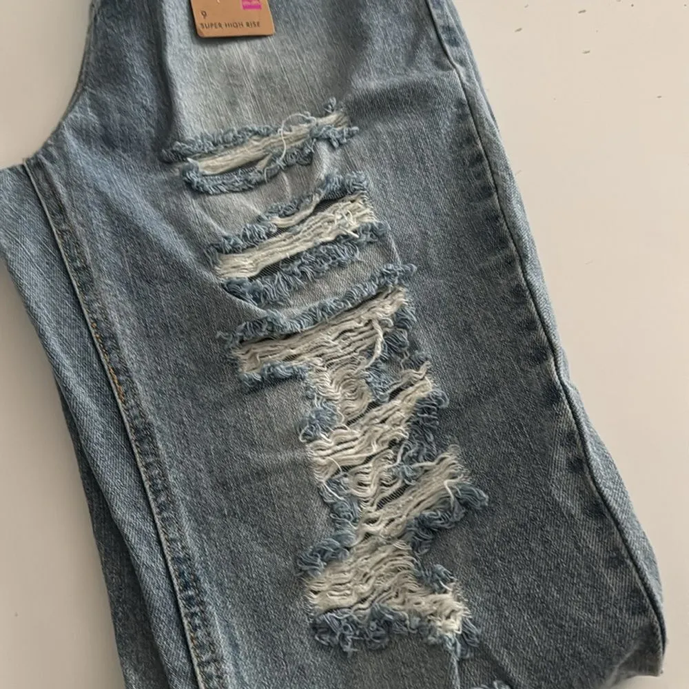 Vanilla Star Distressed Boyfriend 90’s Jeans in dark Wash NWT - Image 8