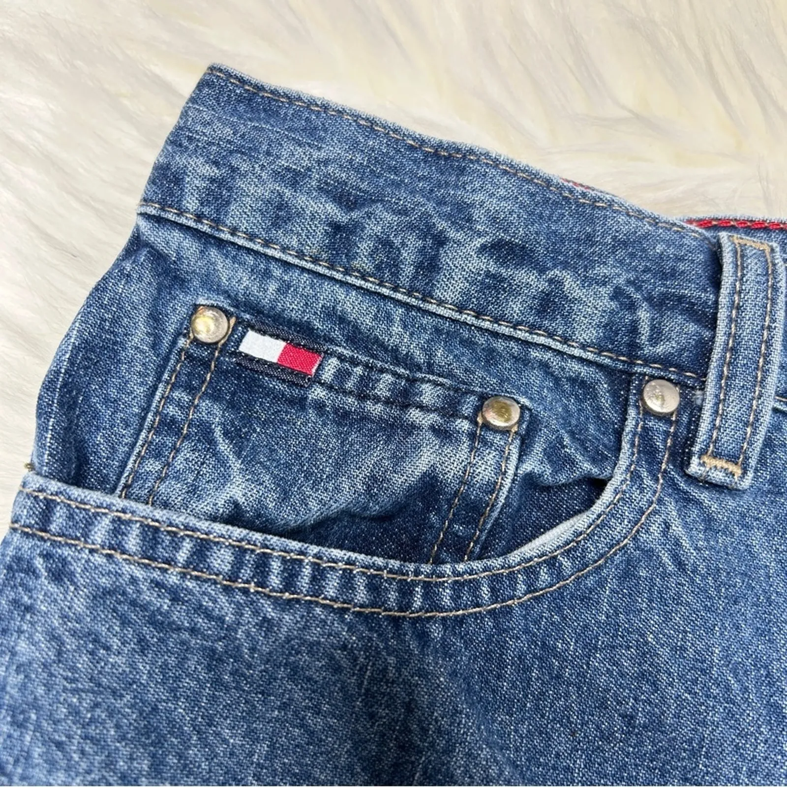 Y2K Vintage TOMMY HILFIGER 2000s Denim Cutoff Jean Shorts Size 8 Festival Casual - Image 2