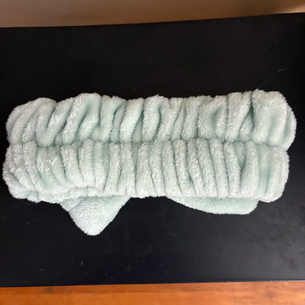 Plush Bow Spa Headband Green - Image 3