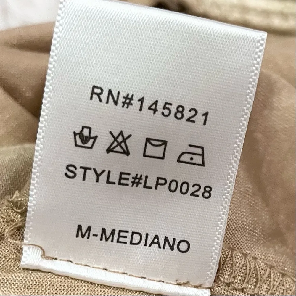 LISTICLE Boutique Golden Taupe Crushed Velvet Skort Medium NWT - Image 10