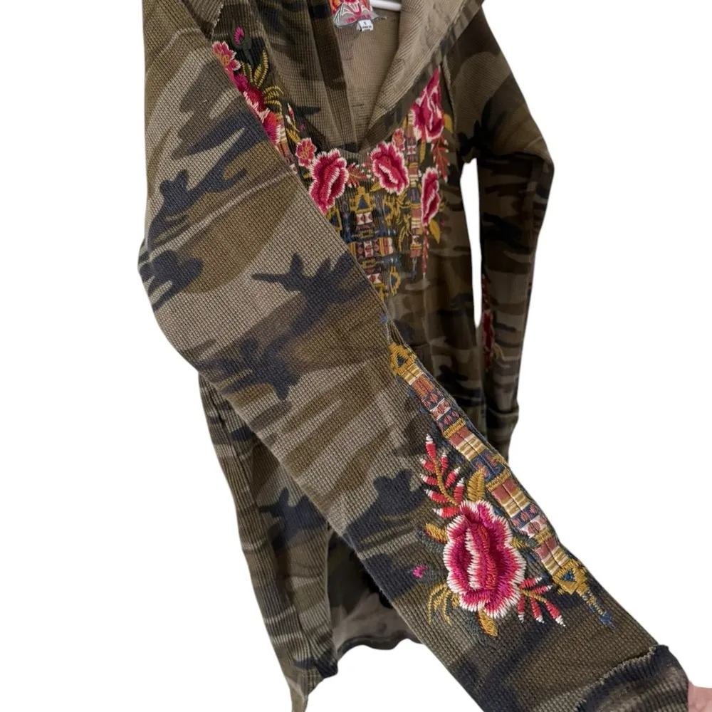 Johnny Was Axton Camo Embroidered Hoodie - Image 7