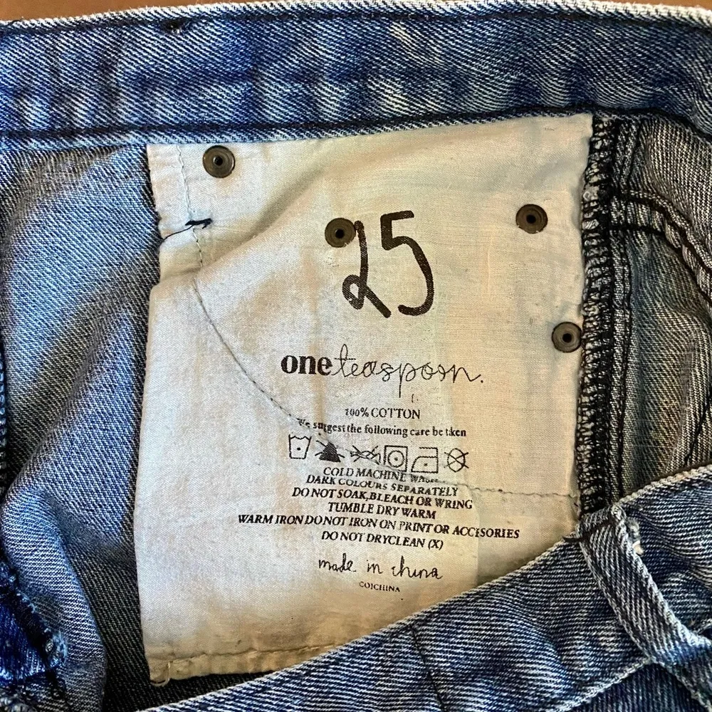 One Teaspoon Cut Off Jean Shorts - Image 4