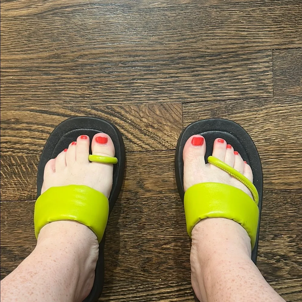 Asymmetrical Green and Black Sandals Size 6 - Image 3