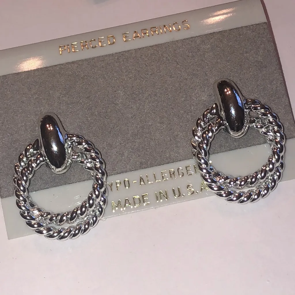 Vintage Silver Tone Twisted Hoop Boho Retro Earrings - Image 2