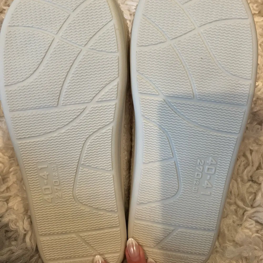 Cozy Smiley Face Slippers - Image 3