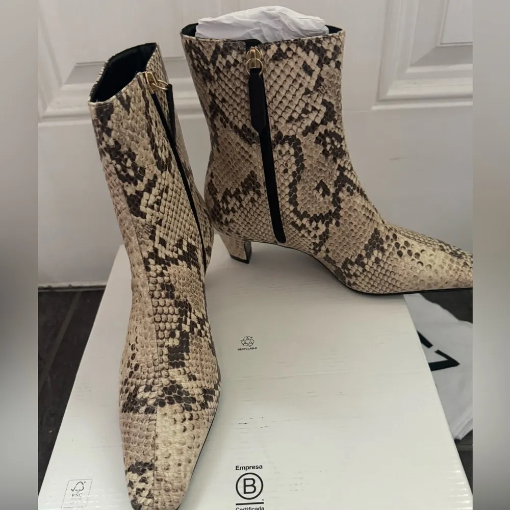 Schutz Dellia Leather Bootie Snake Print Mid Sculptural Heel Square Toe 5 - Image 2