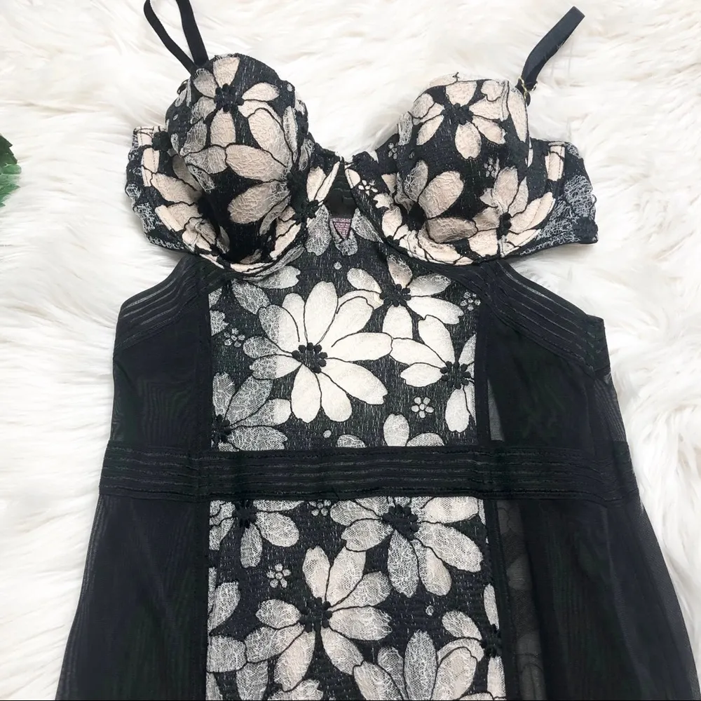 Victoria’s Secret Floral Bustier - Image 3