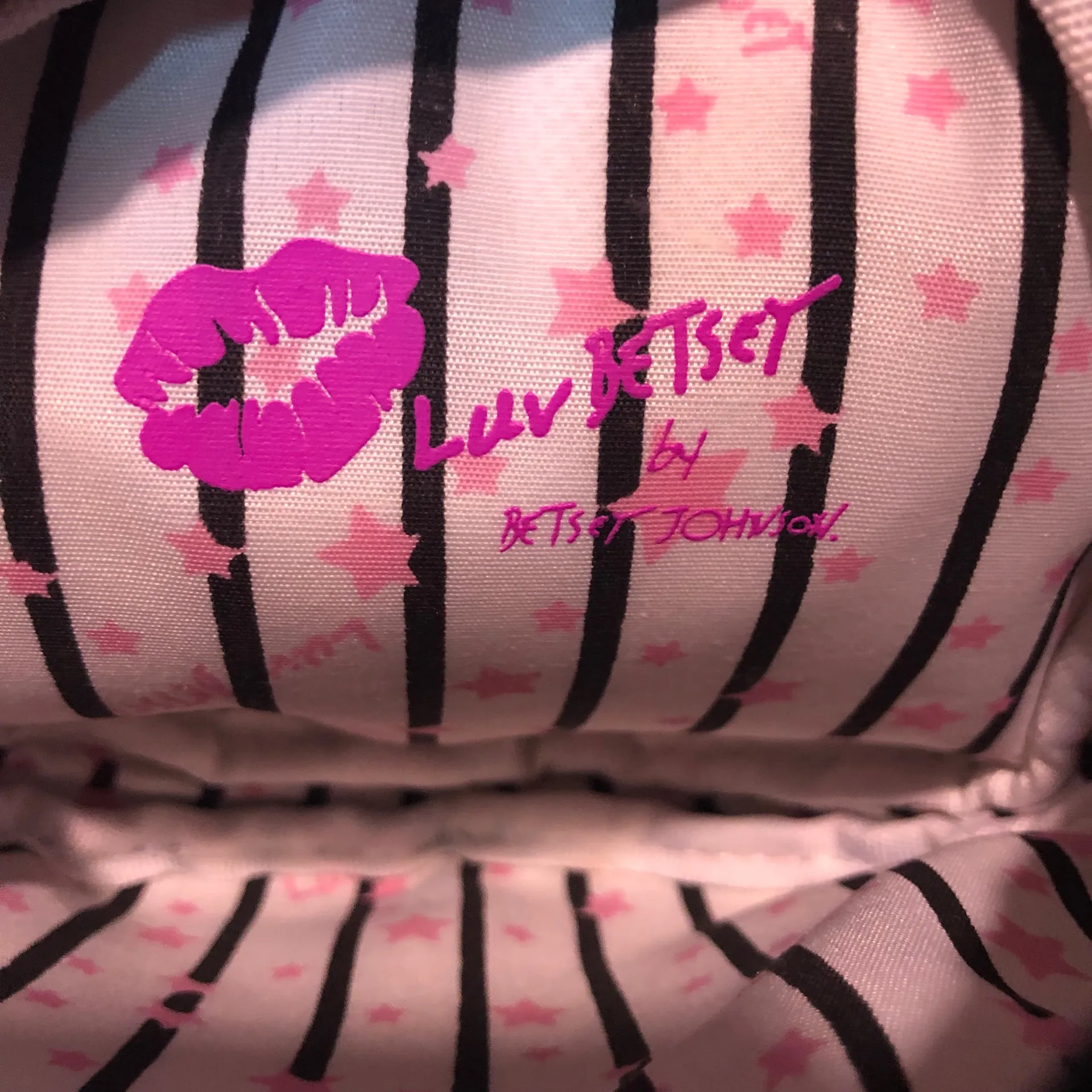 Luv Betsey, Betsey Johnson  Coin Purse Toucan   - Image 5