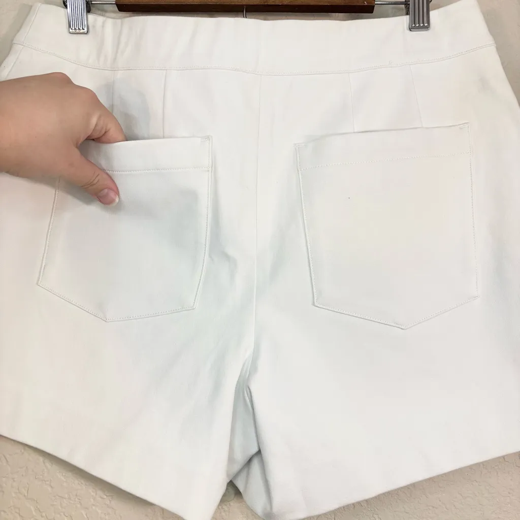 NWT Spanx On-the-Go 4” Silver Lining Technology Shorts Classic White Size L - Image 6