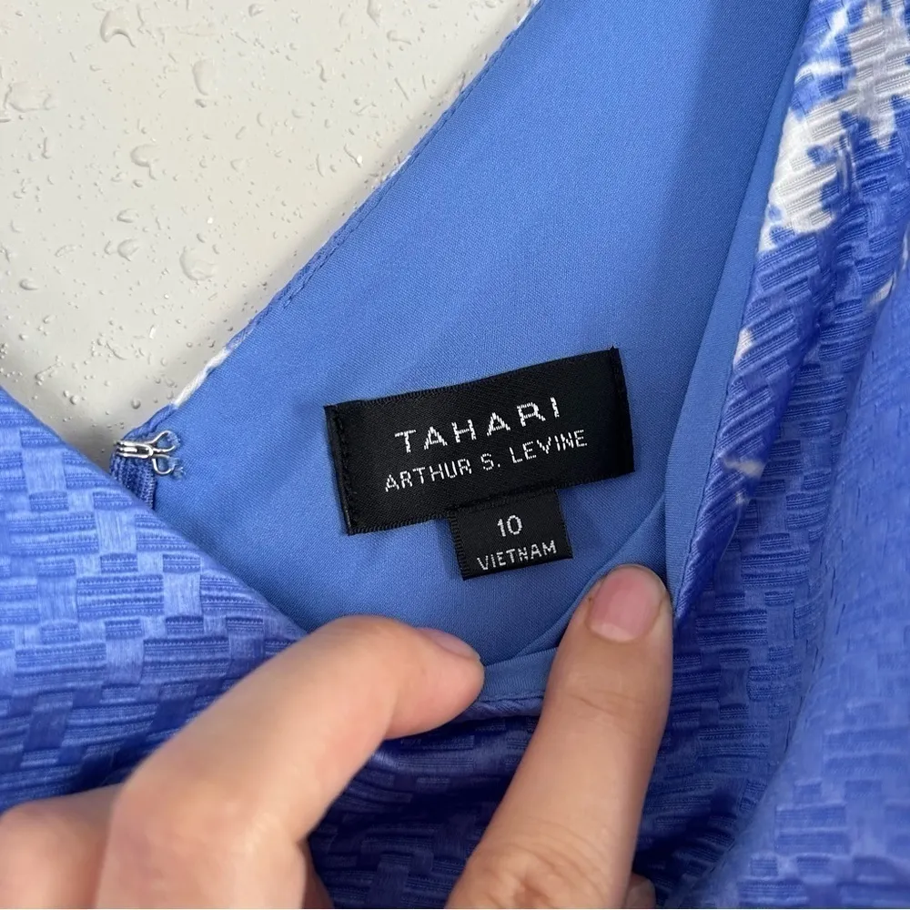 🦋 Tahari Blue Floral V - Image 2