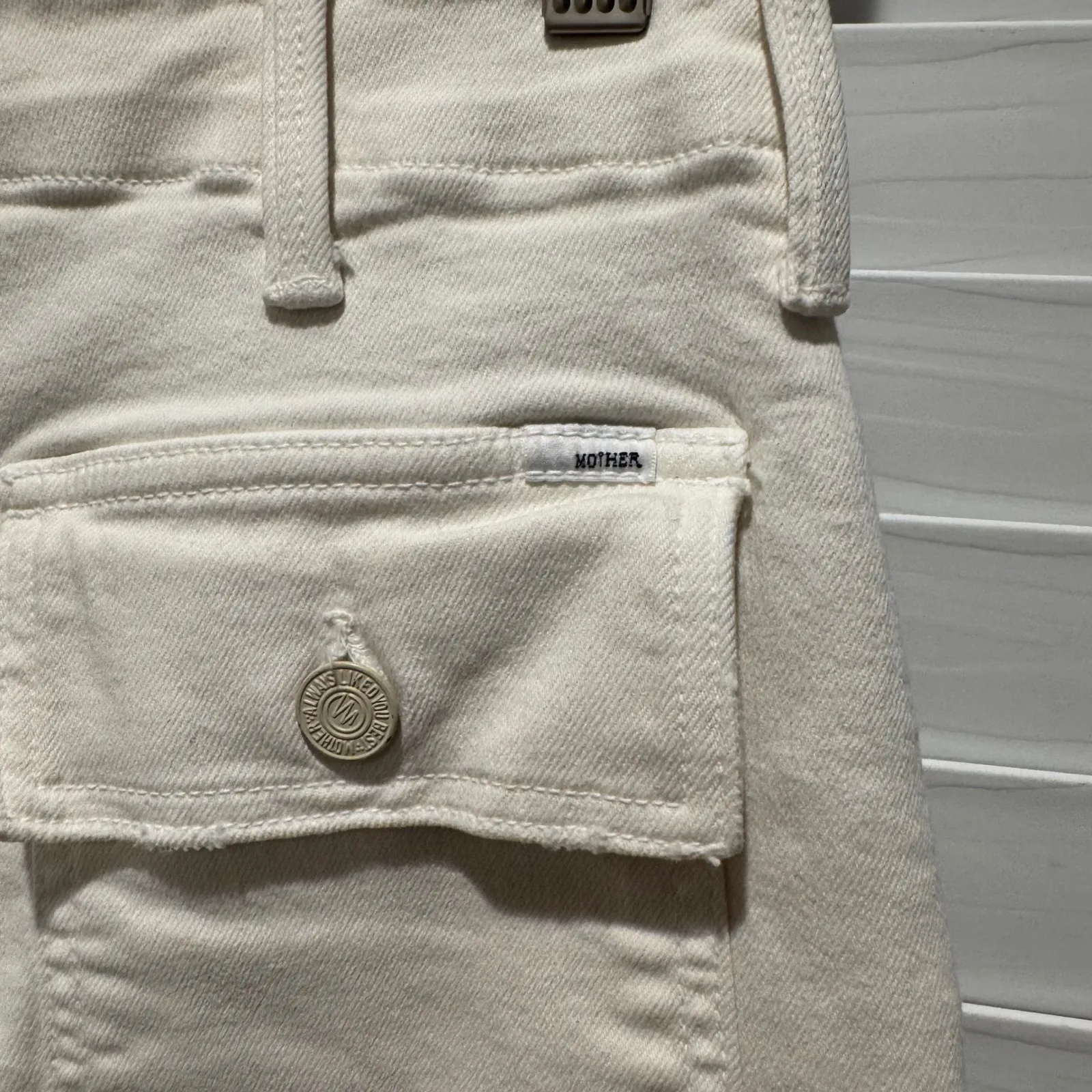 MOTHER Patch Pocket Private Ankle Fray Crop Jeans Cream Puffs Cut 7092 Size 24 - Image 10