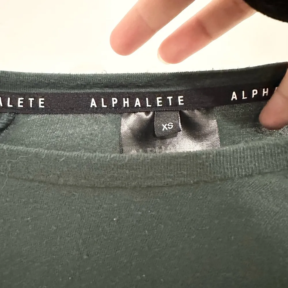 Alphalete Dark Green Tie Front Cropped Long Sleeve Xs - Image 4