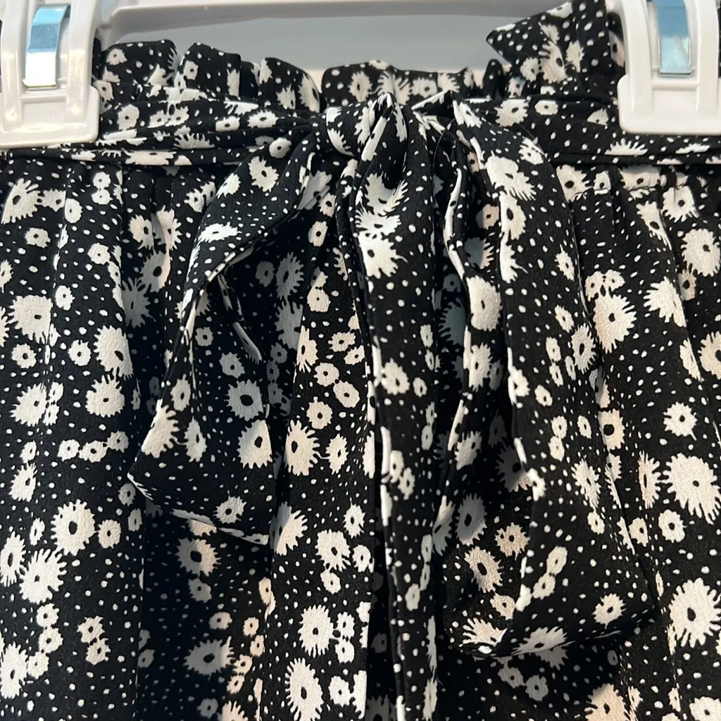 Floral skirt with a wrap around bow - Image 4