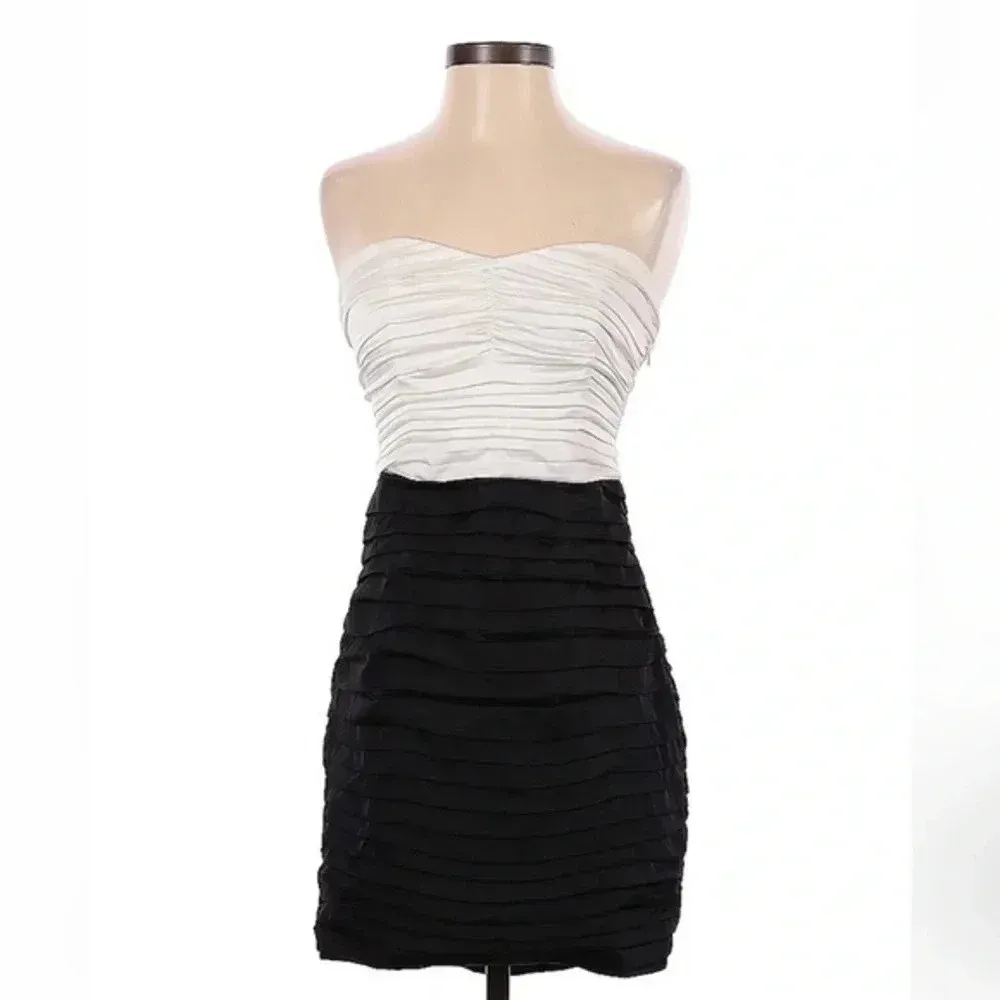 Express Y2K Formal Party Cocktail Dress White & Black Strapless Ruched Size 2 XS - Image 4
