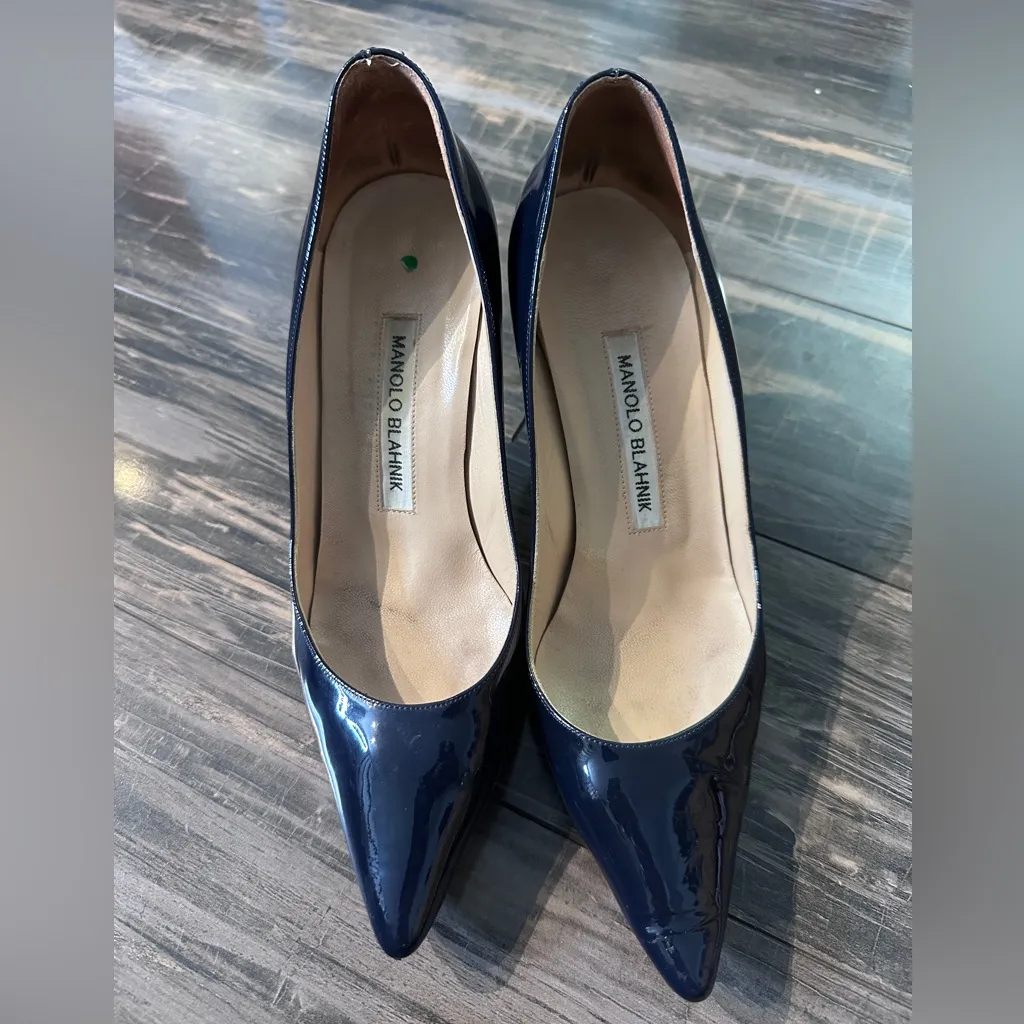 Manolo‎ Blahnik women's patent leather shimmer navy pump EU 36 5.5 USA - Image 2