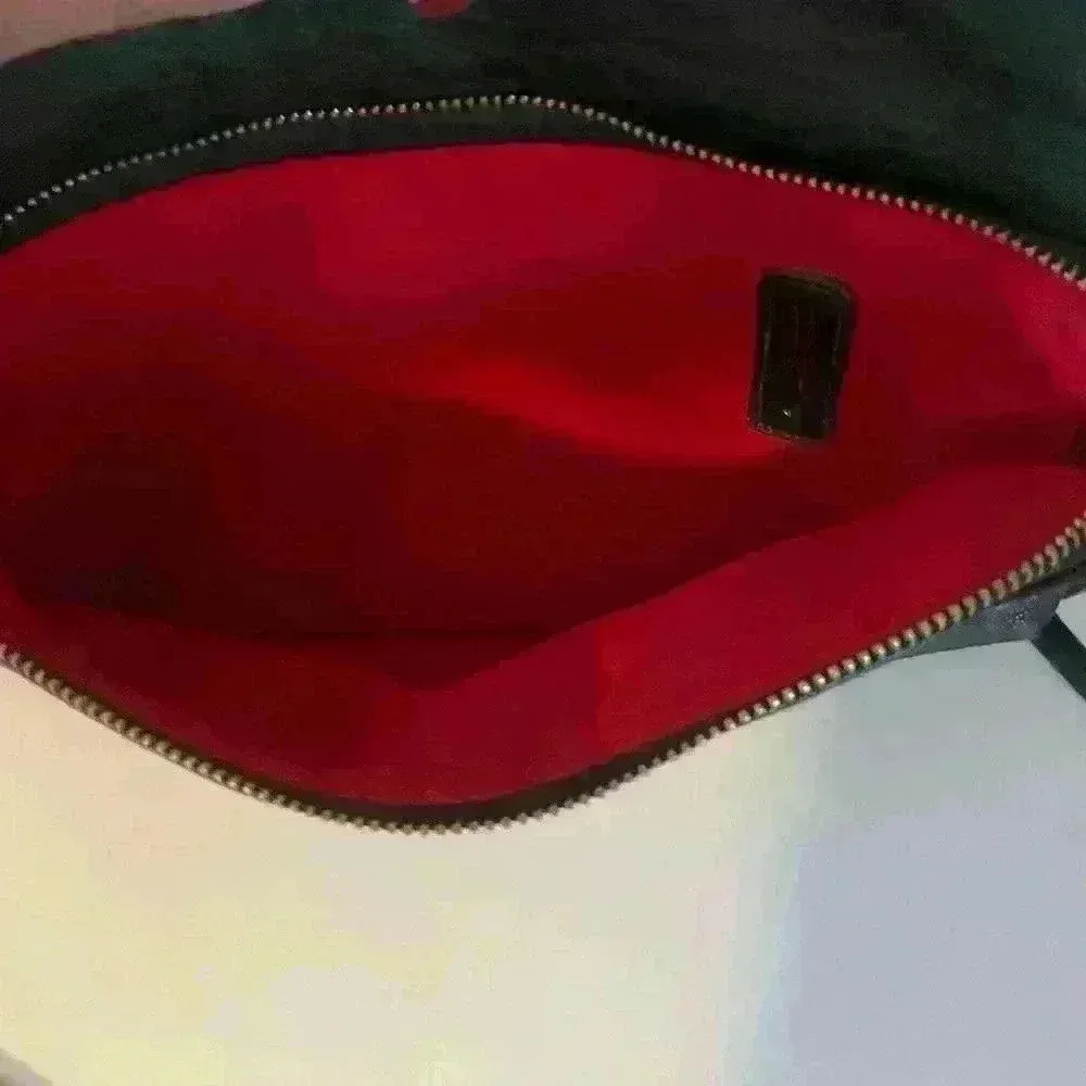 Traventi Leather double slip black crossbody hand‎ bag - Image 6