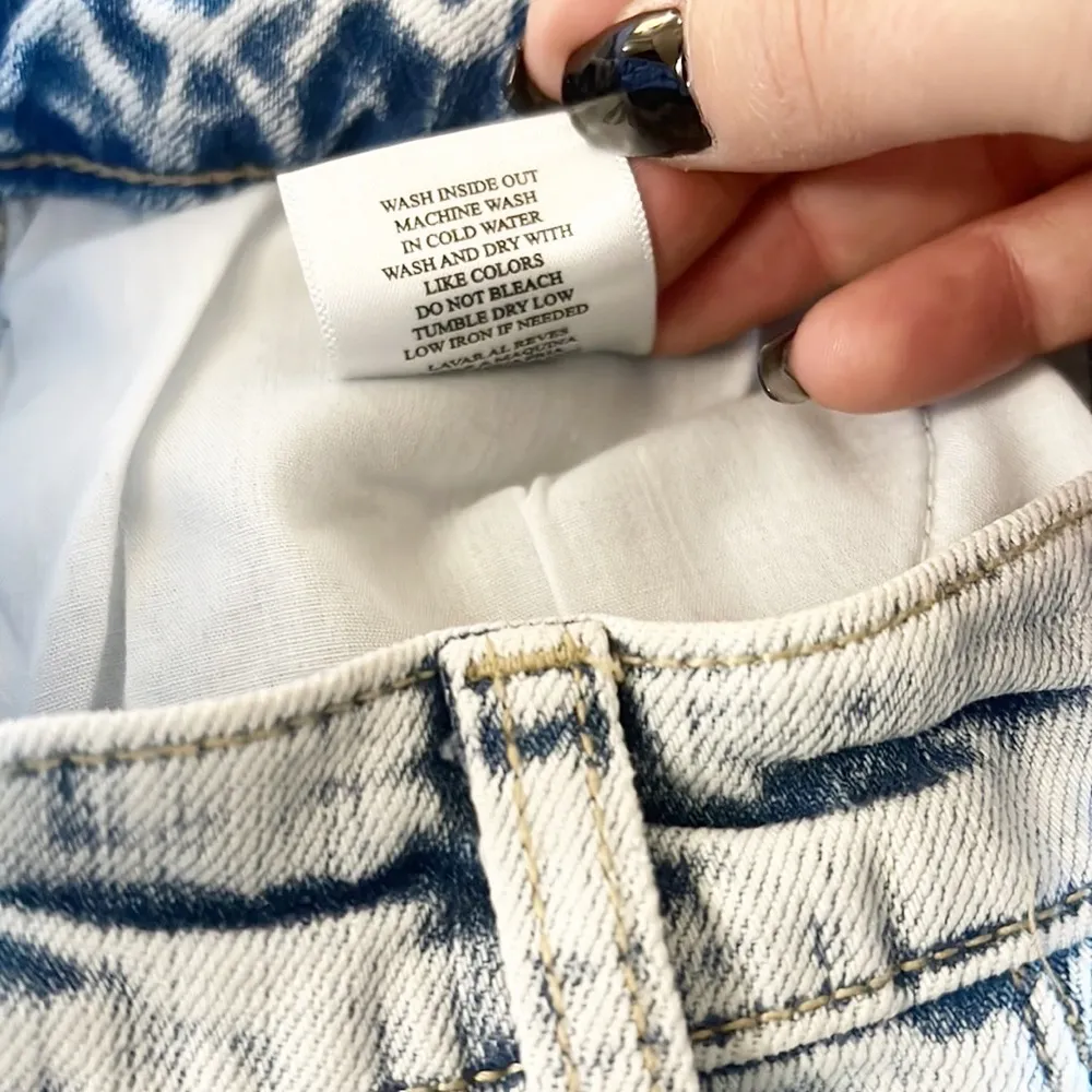 KanCan Signature Light Acid Wash Distressed Relaxed Fit Jeans Size 24 - Image 10