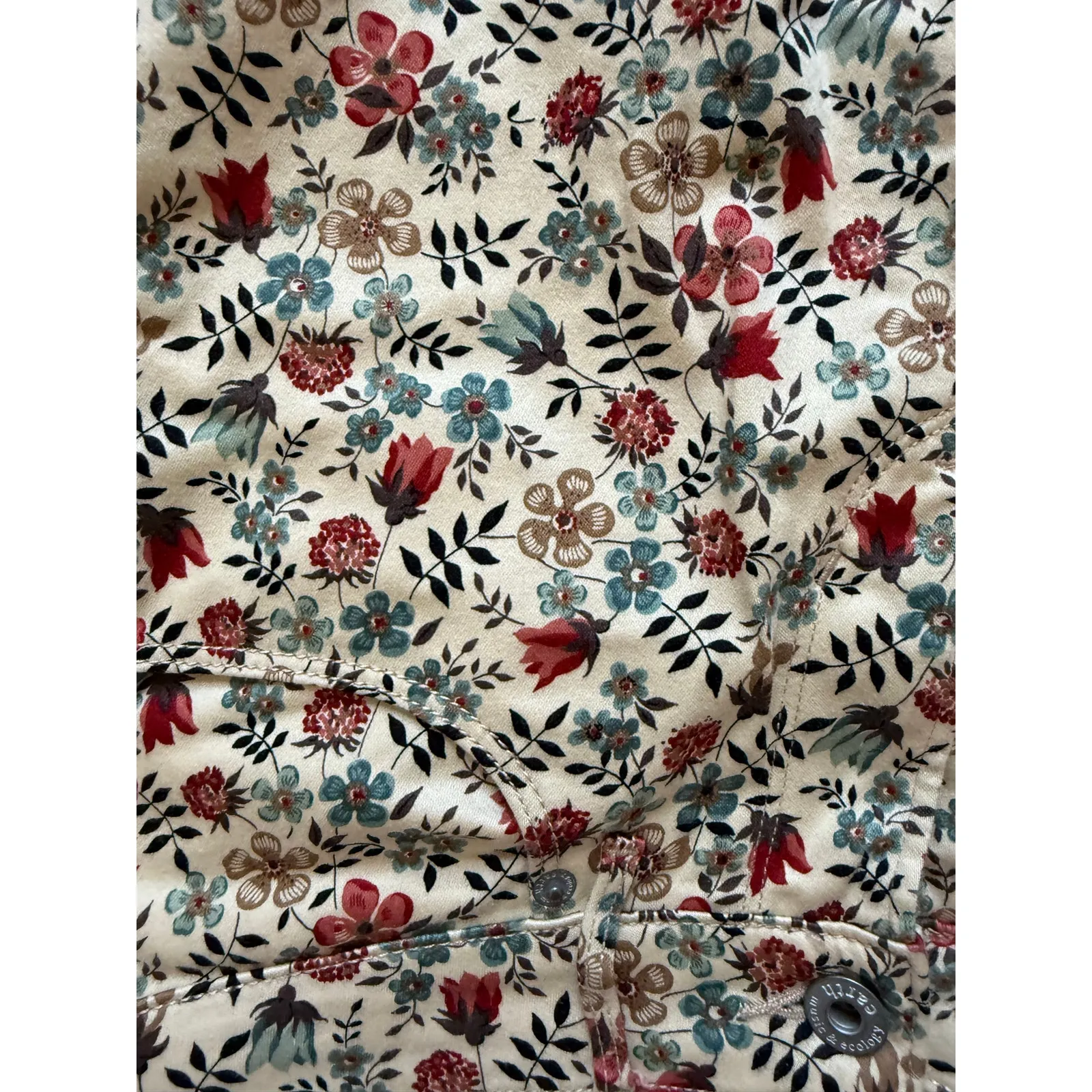 earth music & ecology x Liberty Floral Capri Pants Size Medium - Image 3